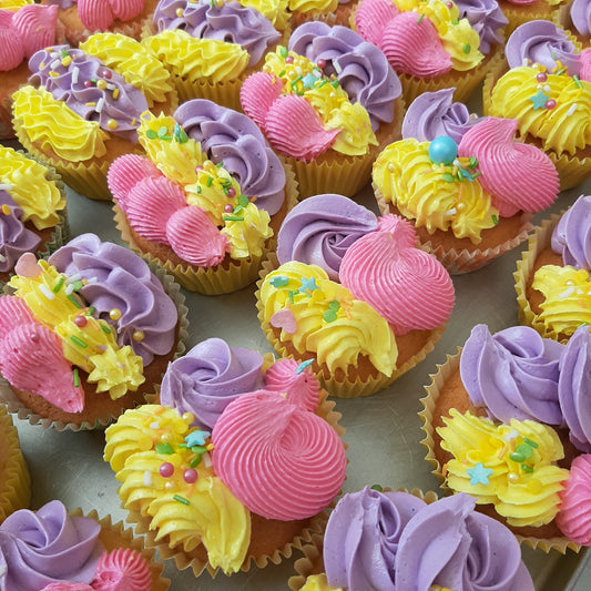 Cupcake met 3 kleuren toefjes